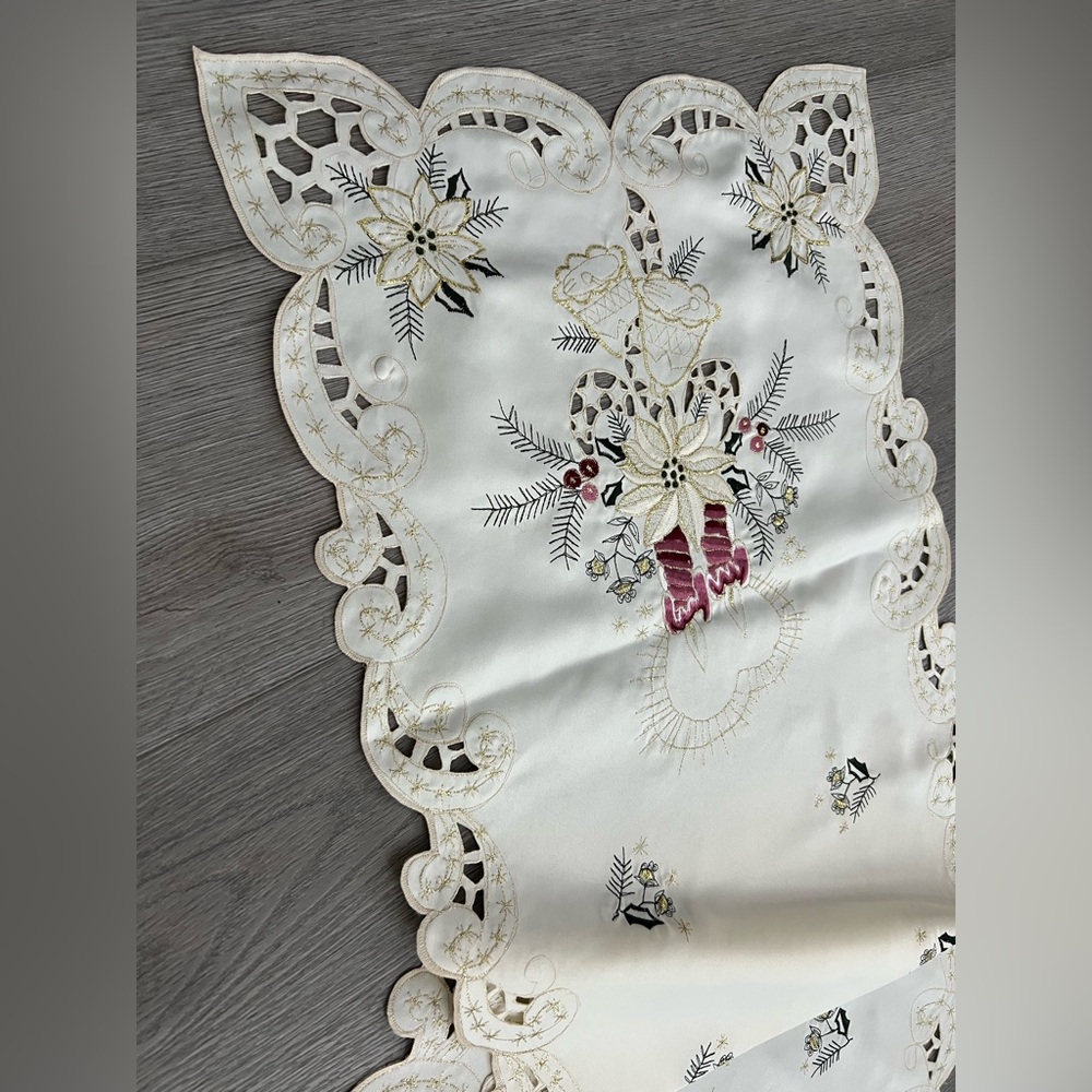 Elegant Embroidered Table Runner - Picture 4 of 5